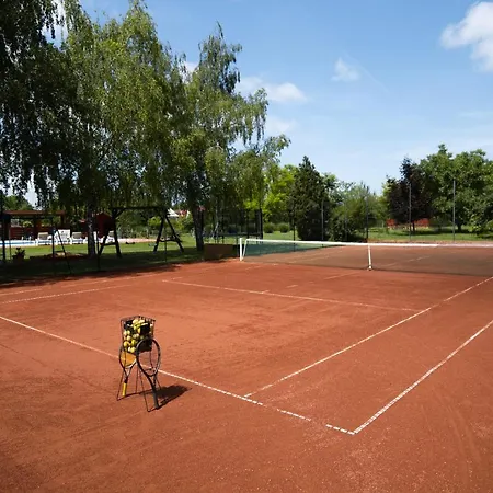 Tatil Evi Tennis